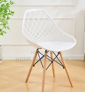 Dining Chair: Nordic Style Plastic Chair With Grid Pattern Back