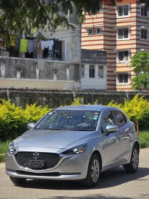 Mazda 2 2019 Silver