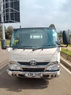 Toyota Dyna 2016 White