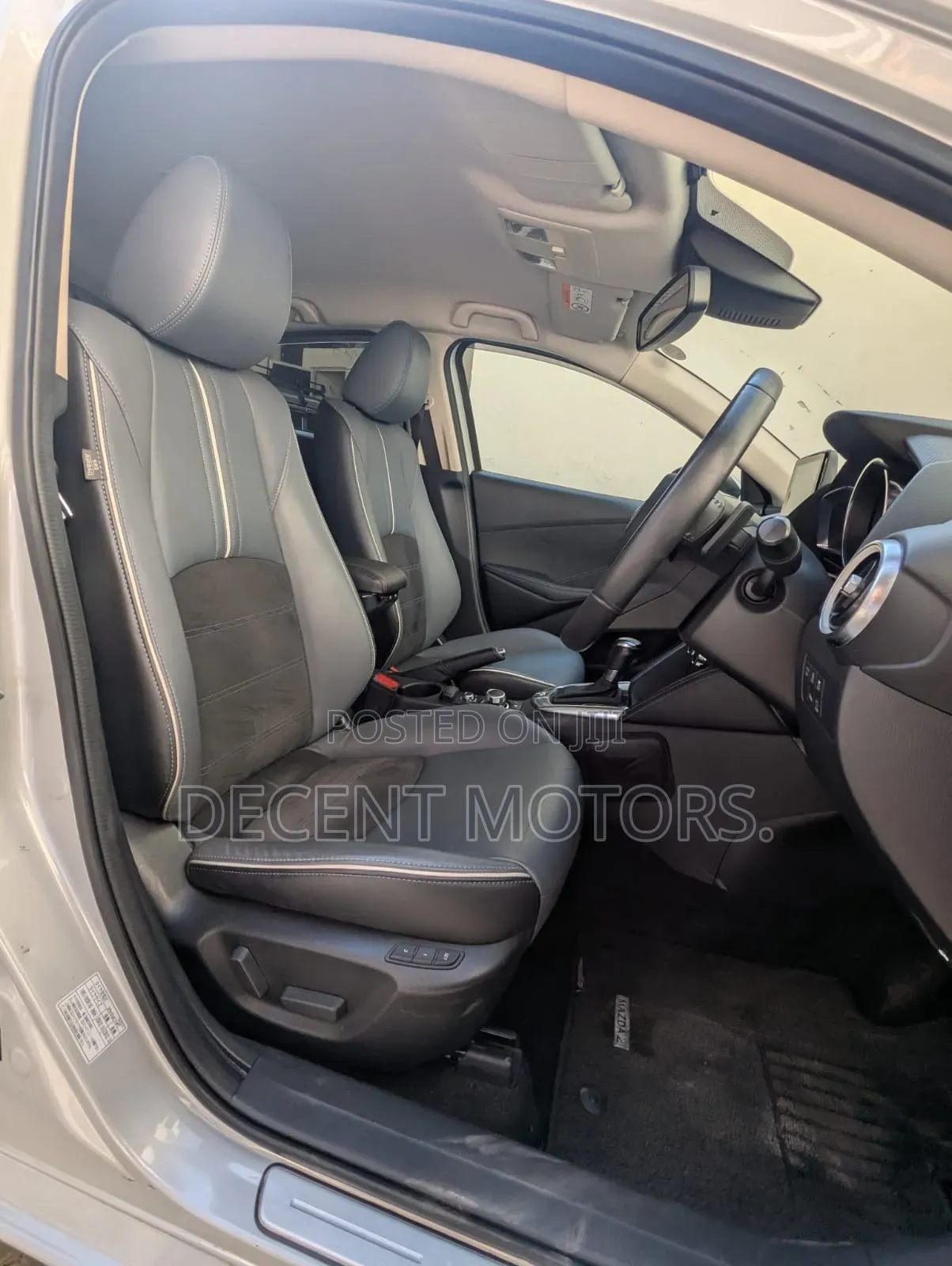Mazda 2 2020 Silver 