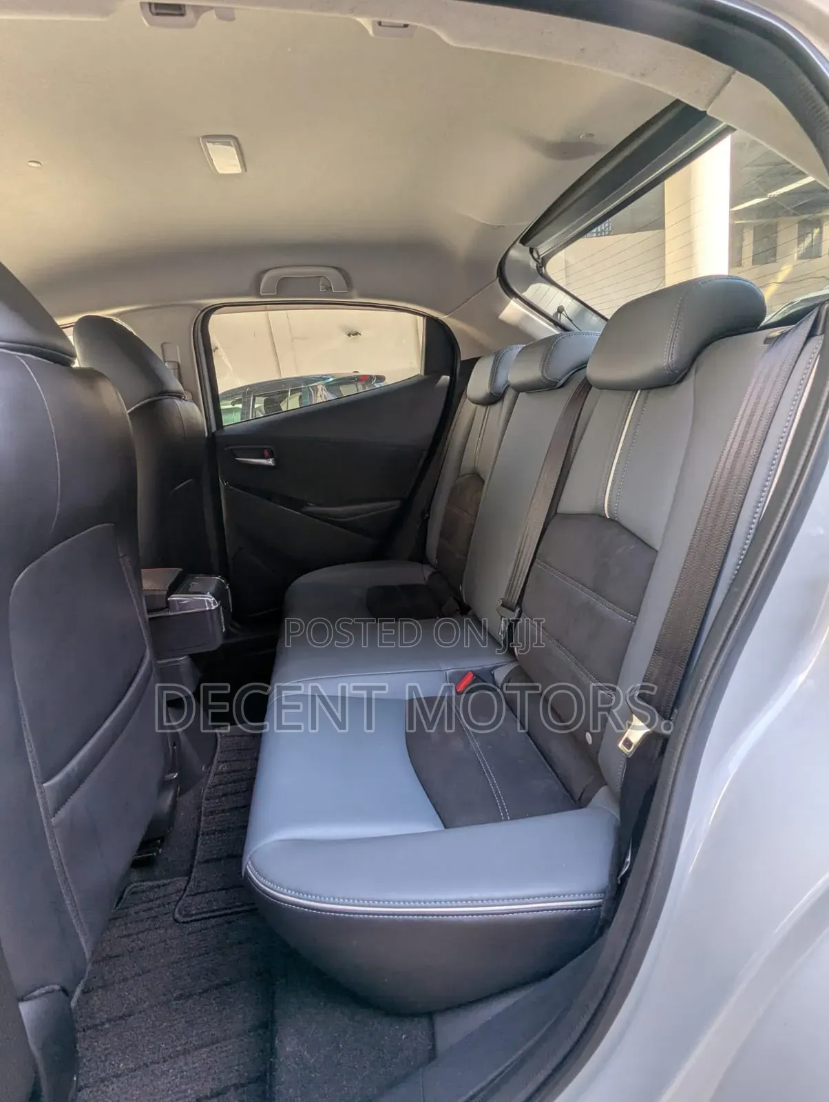 Mazda 2 2020 Silver 