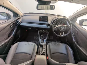 Mazda 2 2020 Silver 