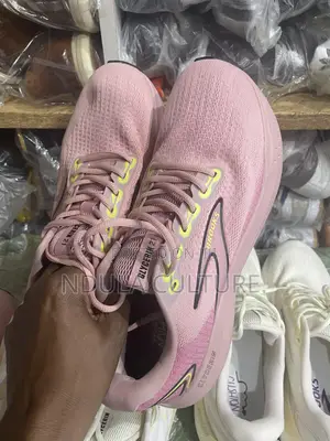Brooks Ghost Max Sneakers