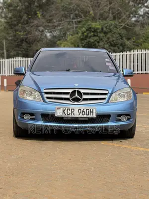 Mercedes-Benz C200 2011 Blue