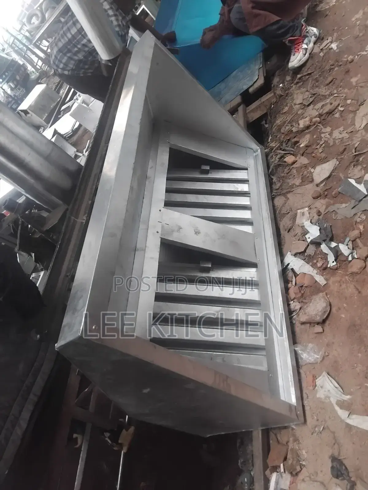 Kitchen Hood/Chimney