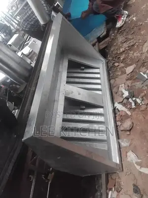 Kitchen Hood/Chimney