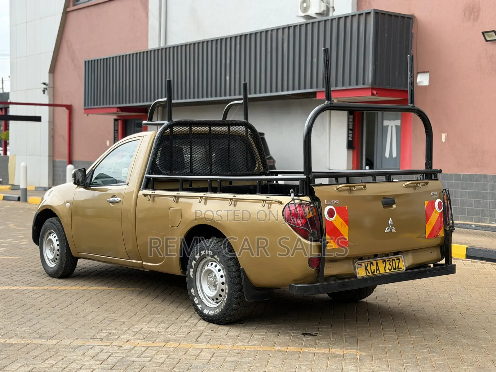 Mitsubishi L200 2012 Gold