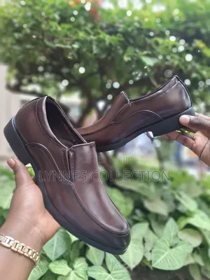 Plain Brown Low-Cut Shoes • Classic Casual Footwear