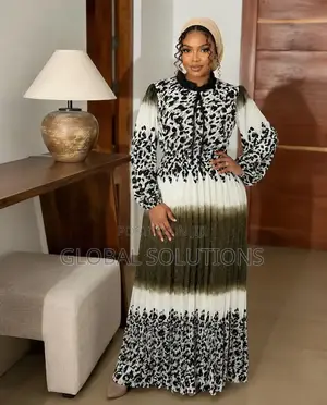 Patterned Luxury Maxi Dress With Pleated Details