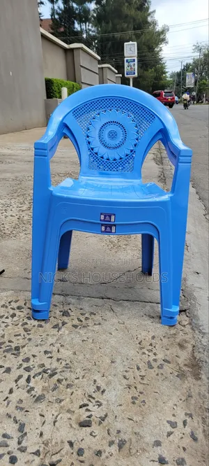 Plastic Chair, Comfortable Shoshona Plastic Chair