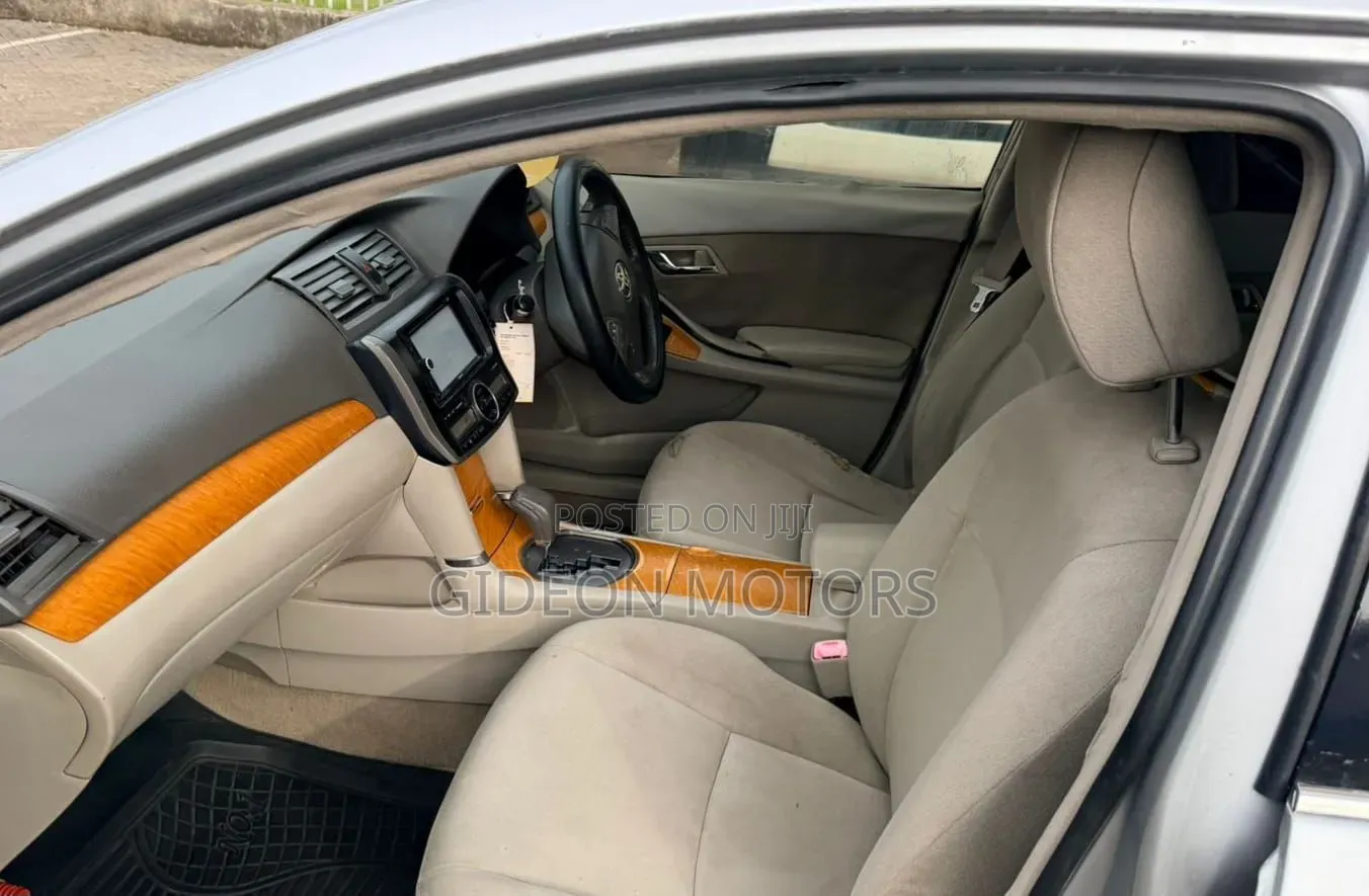 Toyota Premio 2010 Silver