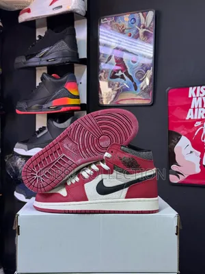 Nike Air Jordan 1 Retro High "Chicago Lost and Found" Sneakers