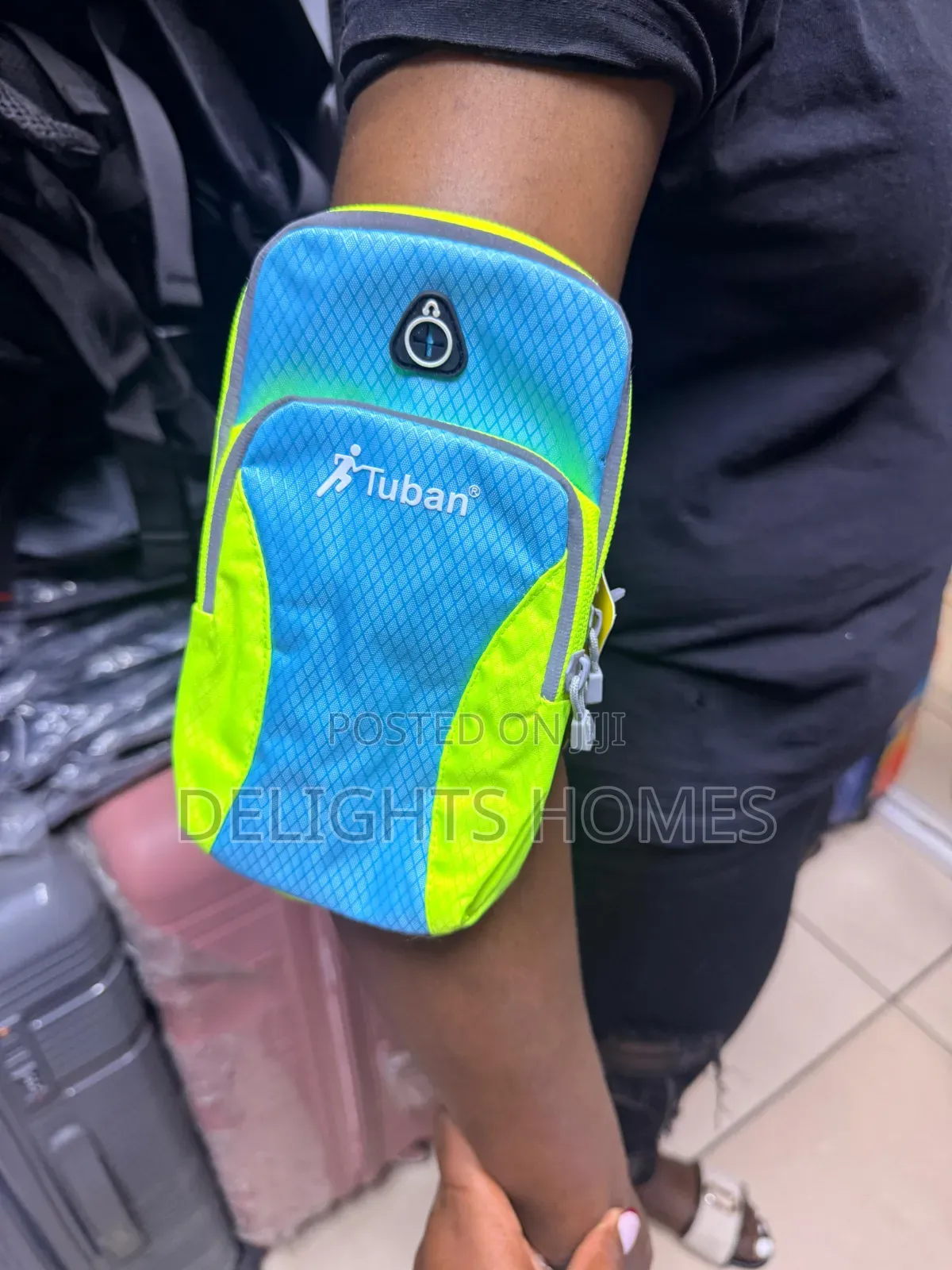 Sport Arm Phone Pouch_y
