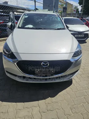Mazda 2 2021  White 