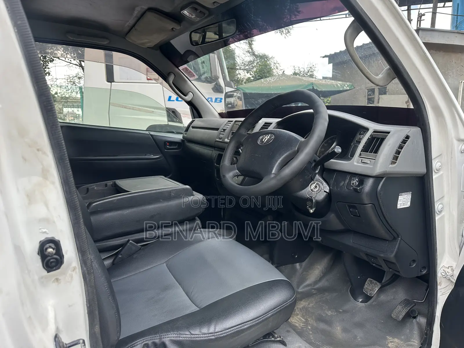 Toyota HiAce 2012 White