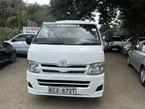 Toyota HiAce 2012 White