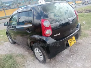 Toyota Passo 2010 Black