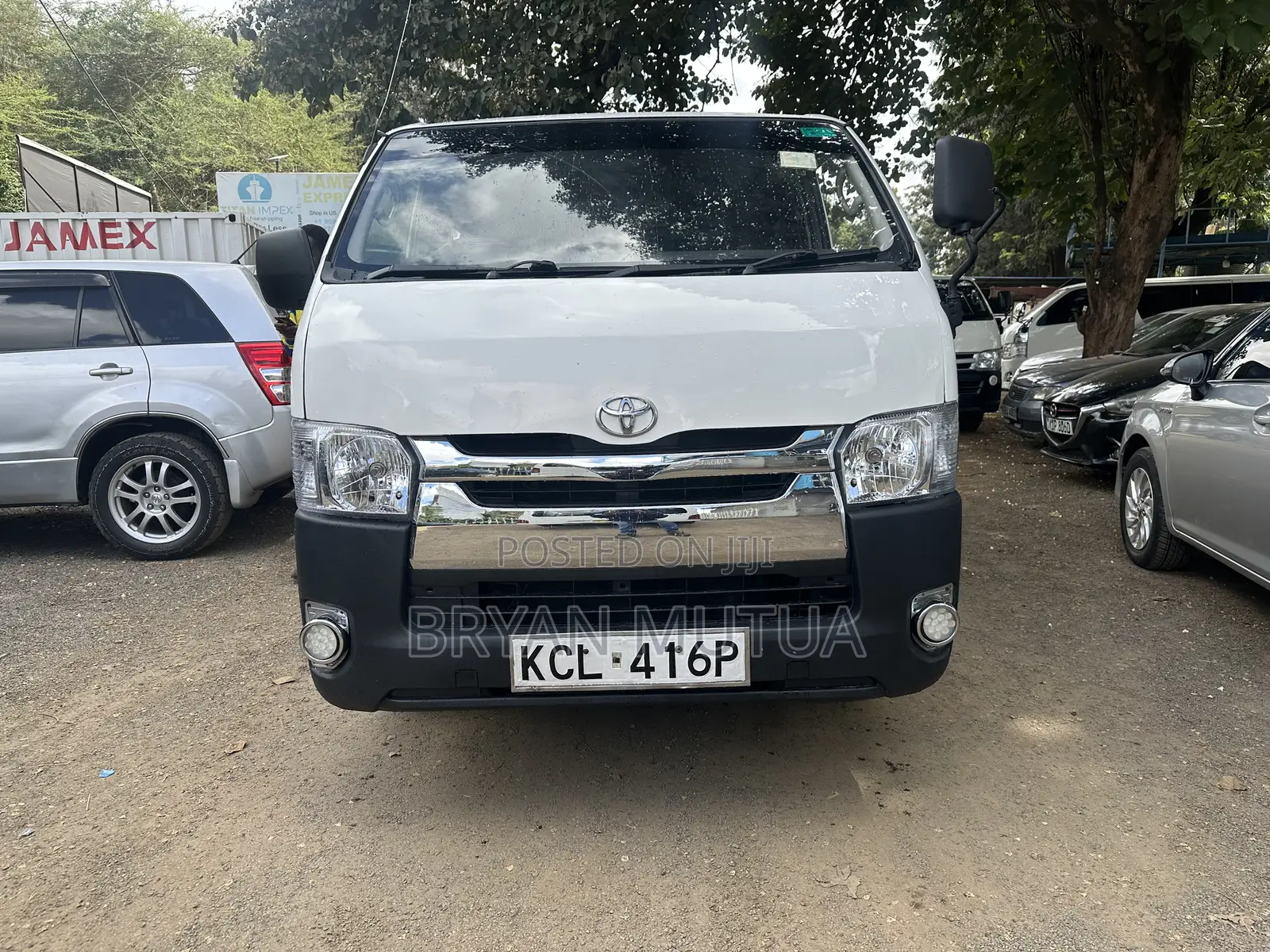 Toyota HiAce 2012 White