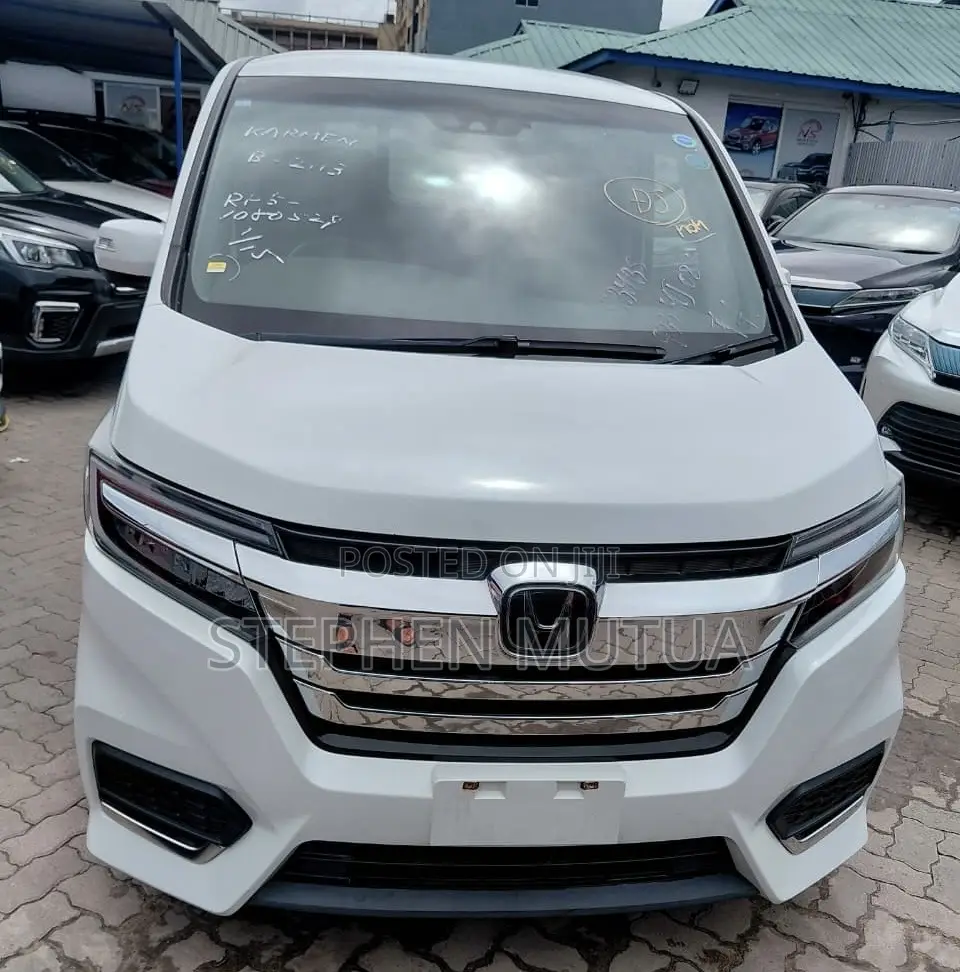 Honda Stepwgn 2019 White