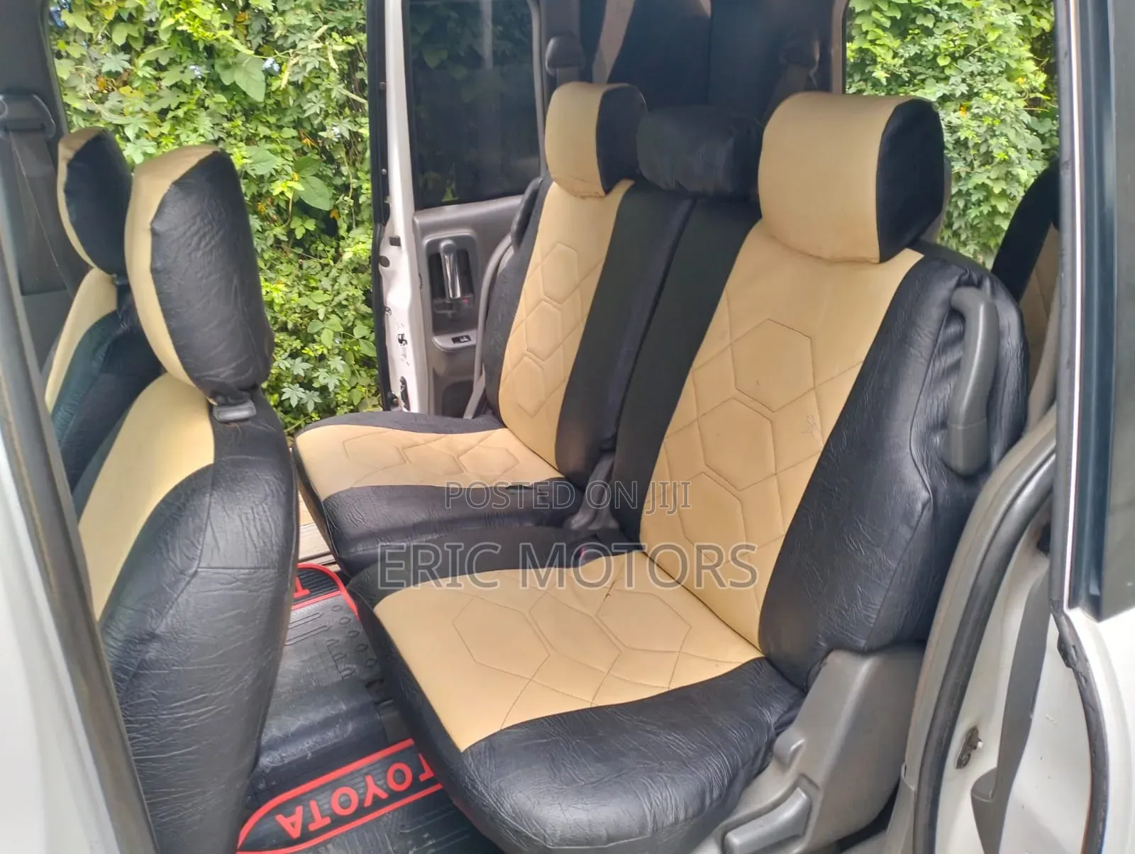 Toyota Sienta 2012 Off white