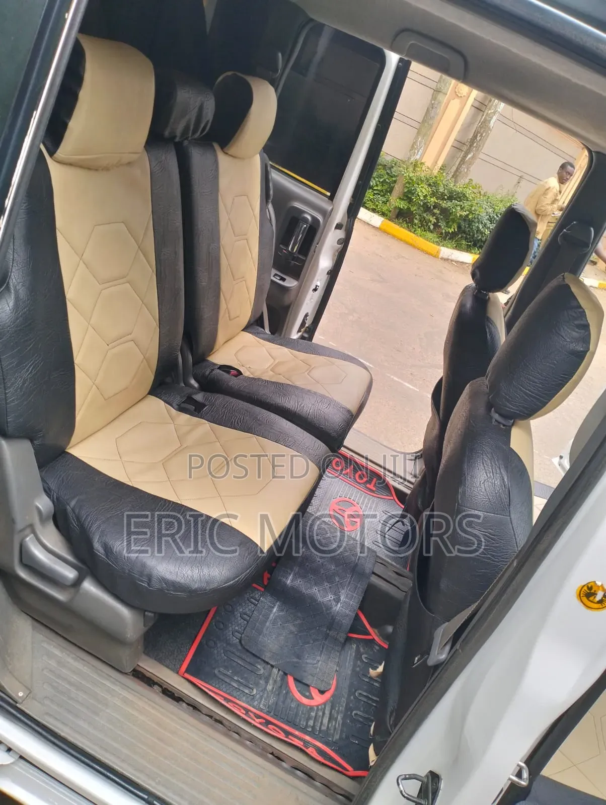 Toyota Sienta 2012 Off white
