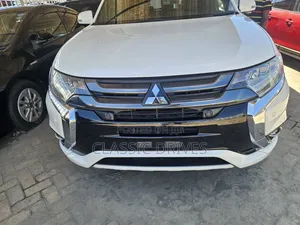 Mitsubishi Outlander 2018 White