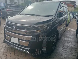 Toyota Noah 2019