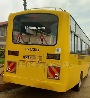 Isuzu NQR 2015 Yellow