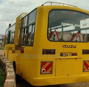 Isuzu NQR 2015 Yellow