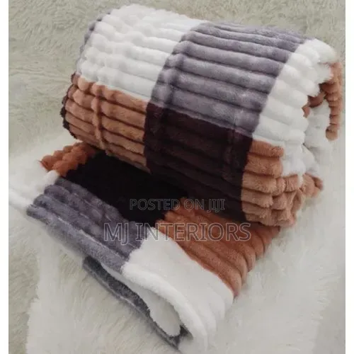 Thick Heavy Fleece Blankets With Elegant Patterns