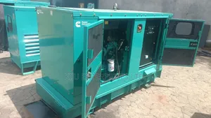 Ex-Uk Cummins 30kva Silent Diesel Generator for Sale