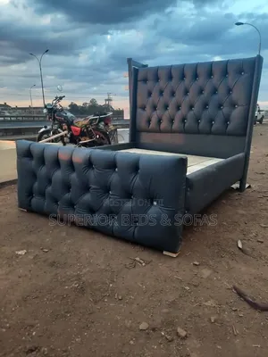 Black Tufted 5 By 6 Beds