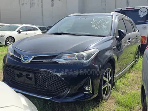 Toyota Corolla Fielder 1.5 Hybrid FWD 2019 Green