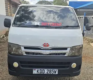 Toyota HiAce 2014 White
