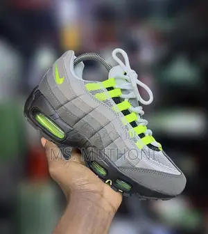 Liverpool Fc / Og Neon Airmax Size 40-45