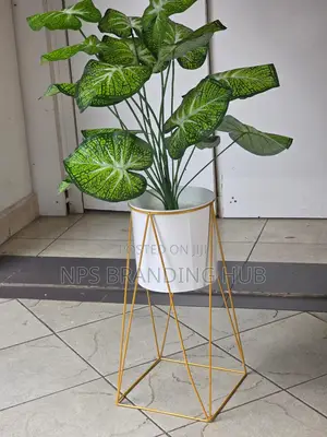 Nordic Geometric Metal Iron Flower Pot Plant Display Holder Tet