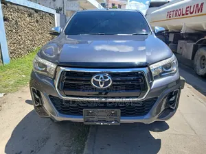 Toyota Hilux 2019 Gray
