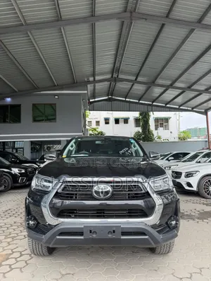 Toyota Hilux 2022 Black