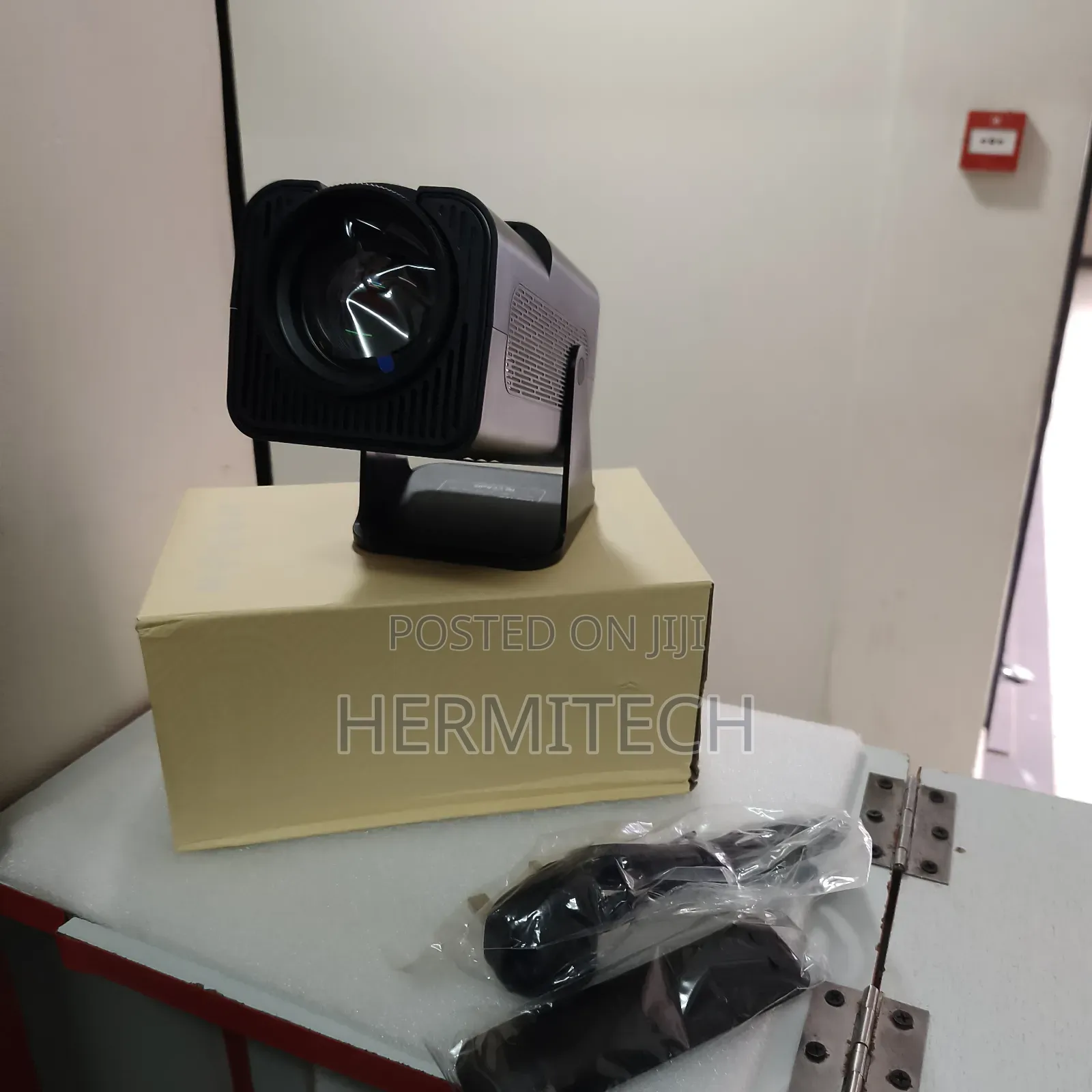 Smart Android Projector for Home Use