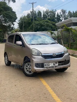 Daihatsu Mira 2014 Pink