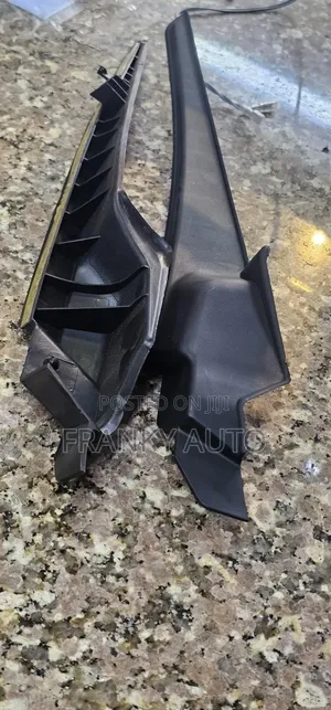 Windscreen Finisher Lexus 270