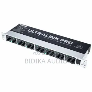 Behringer Ultralink Pro Mx882 V2 8-Channel Splitter/Mixer