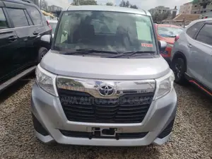 Toyota Roomy 2019 Silver
