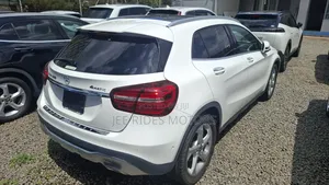 Mercedes-Benz GLA-Class 2019 White