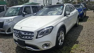 Mercedes-Benz GLA-Class 2019 White