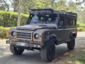 Land Rover Defender Puma 110 2.4 TD 2012 Gray