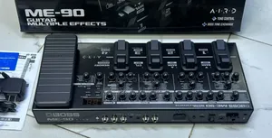 Boss Me-90 Guitar Multi-Effects Pedal