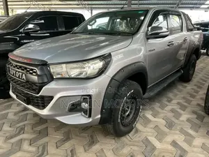 Toyota Hilux 2018 Silver