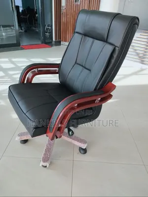 Executive Office Chair– Ergonomic Comfort for Long Working Hours