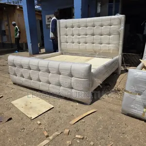 5x6 Chester Bed King Size White With Square Pattern